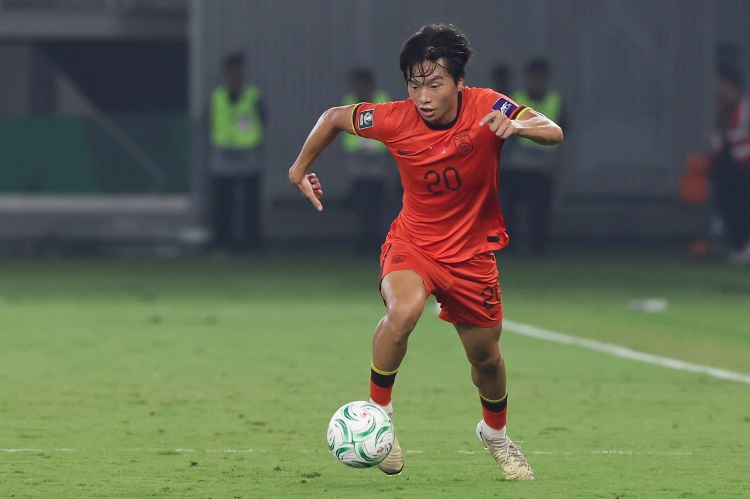 专家：若李镇全单纯是距腓前韧带断裂，约4个月具备对抗训练条件